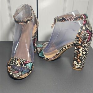 *NEW* Charlotte Russe Black and Brown Heels with Chunky Heel